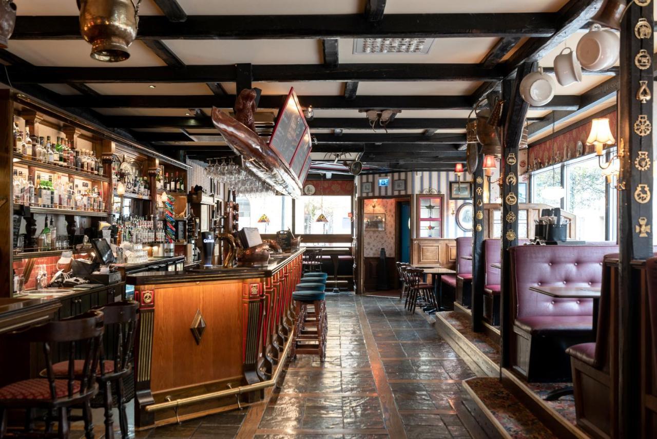 Hotel Bishops Arms Koeping Exterior photo